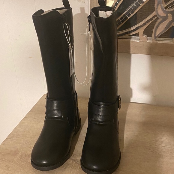 Place Black Boots with Buckle Accent - Picture 3 of 4